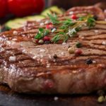 Как приготовить стейк из домашней говядины